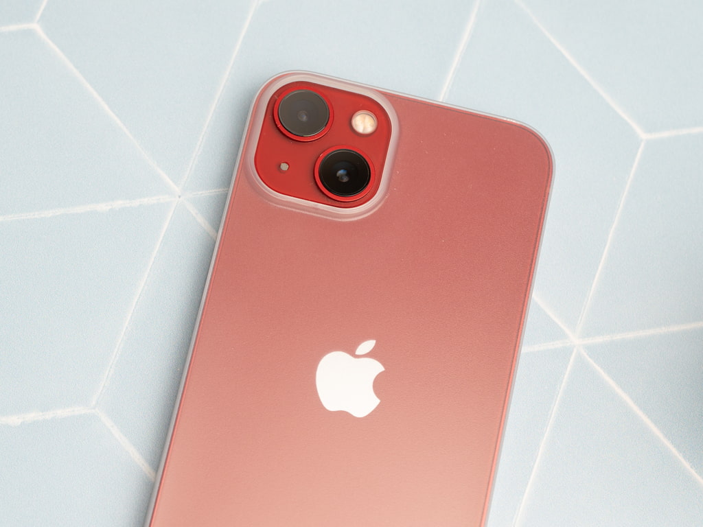 HOCO Thin Series ochranný kryt na iPhone 13 - Transparentní - 2